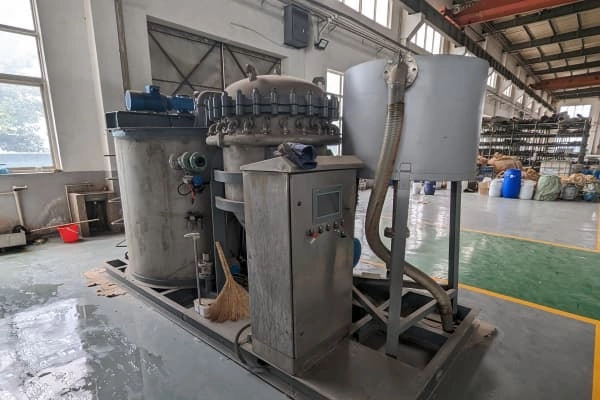 Automatic leaf filter