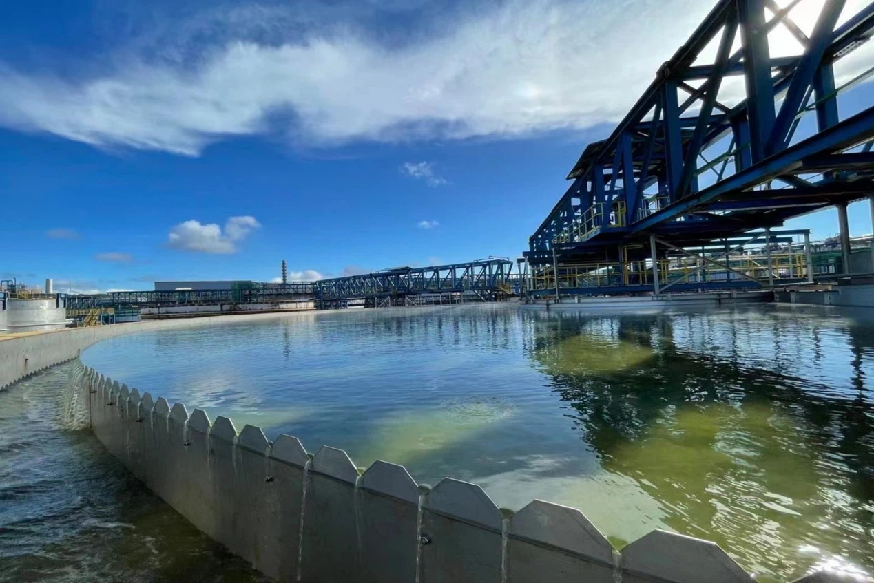 The high-efficiency thickener in use