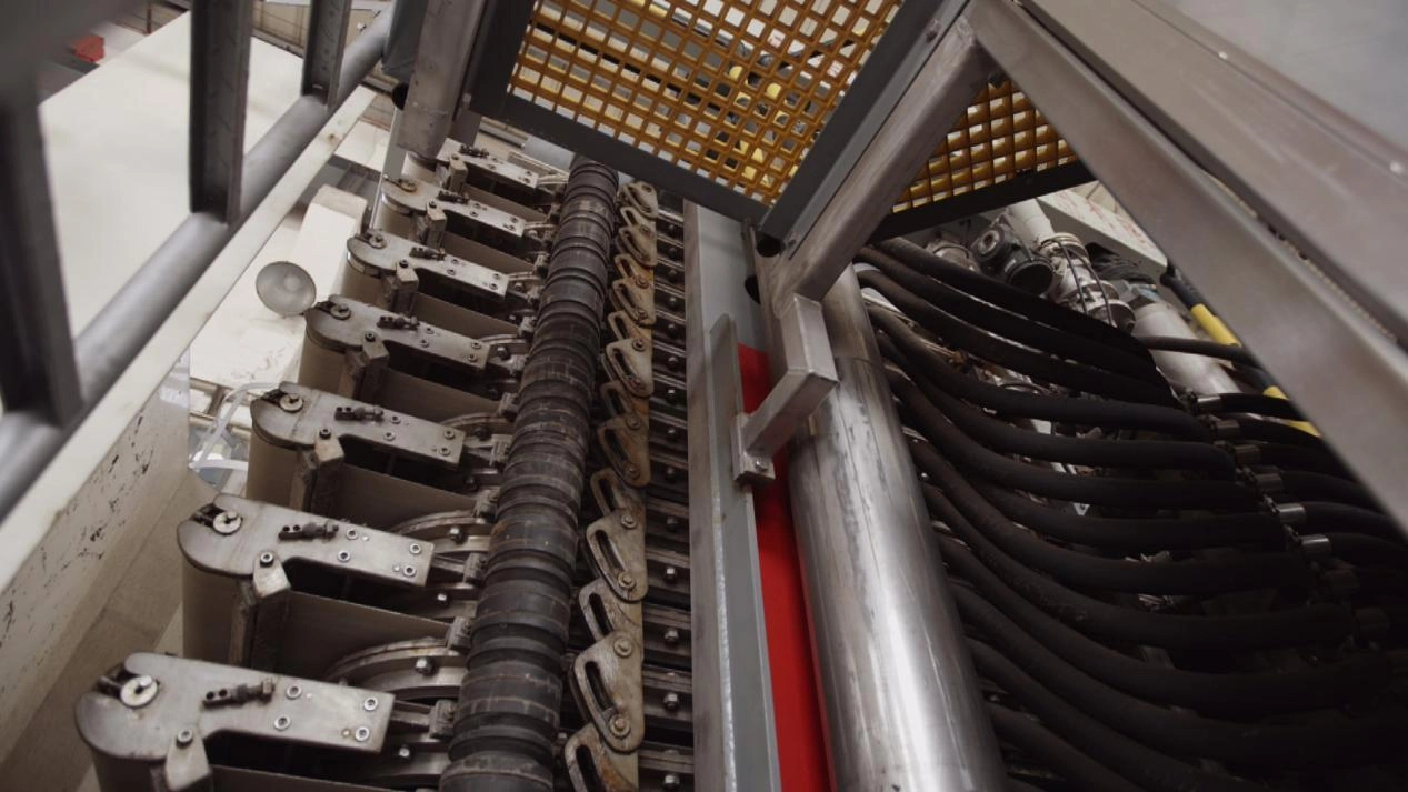 The compact structure of vertical filter press